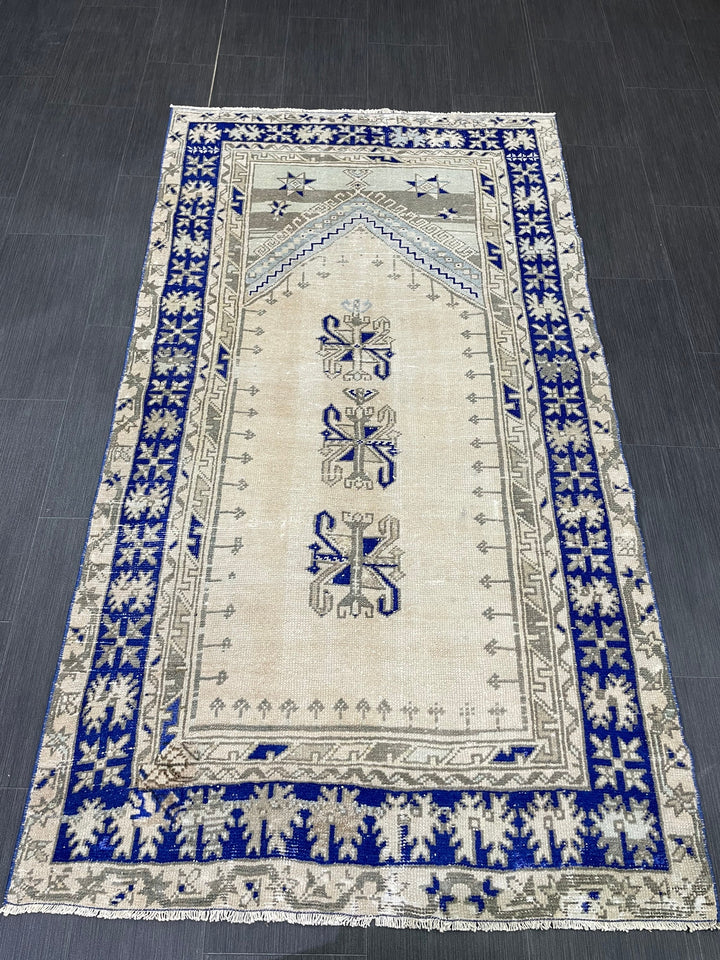 Turkish Oushak Rug 3' 7" x 6' 6" Hand-Knotted texture