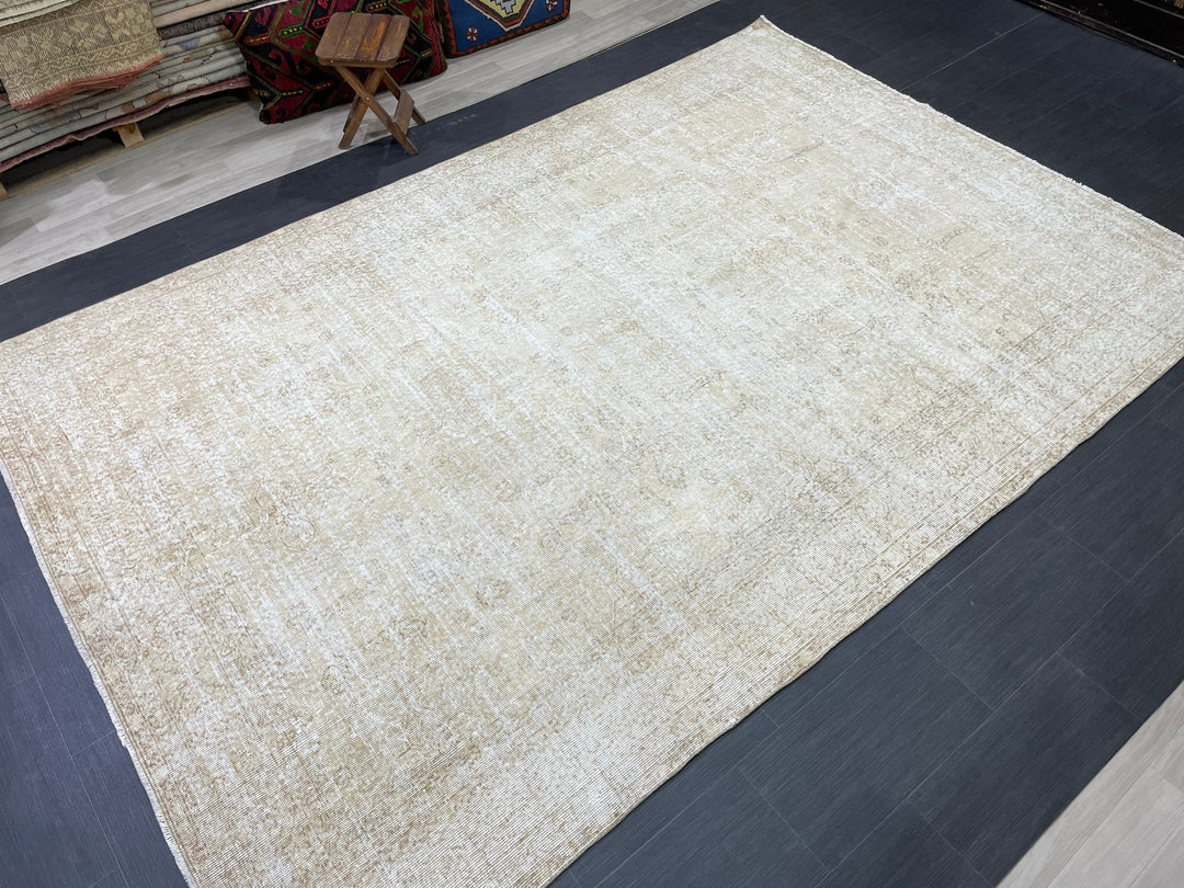 Beige Turkish Oushak Rug 6' 11" x 10' 5" Hand-Knotted detail