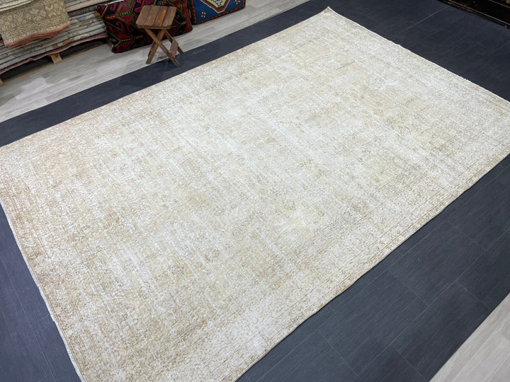 Beige Turkish Oushak Rug 6' 11" x 10' 5" Hand-Knotted detail