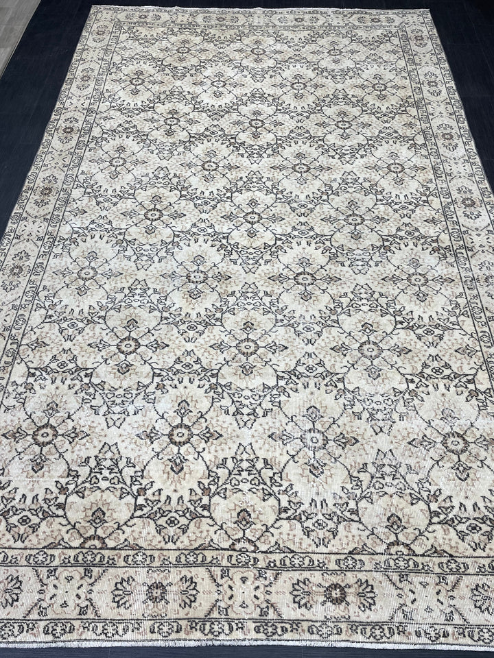 Muted Vintage Turkish Rug 6' 10" x 11' - No. WR56269