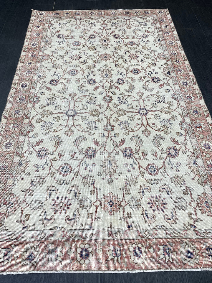 Beige Turkish Oushak Rug 4' 8" x 7' 9" Hand-Knotted texture