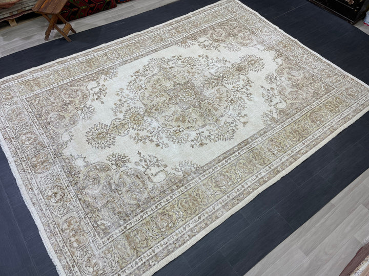 Vintage Vintage Turkish Rug 7' 3" x 10' 1" - No. WR91435