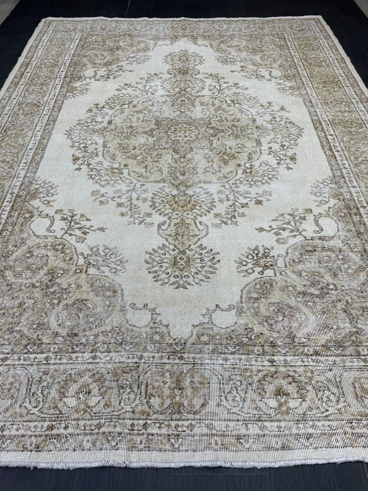 Vintage Vintage Turkish Rug 7' 3" x 10' 1" - No. WR91435