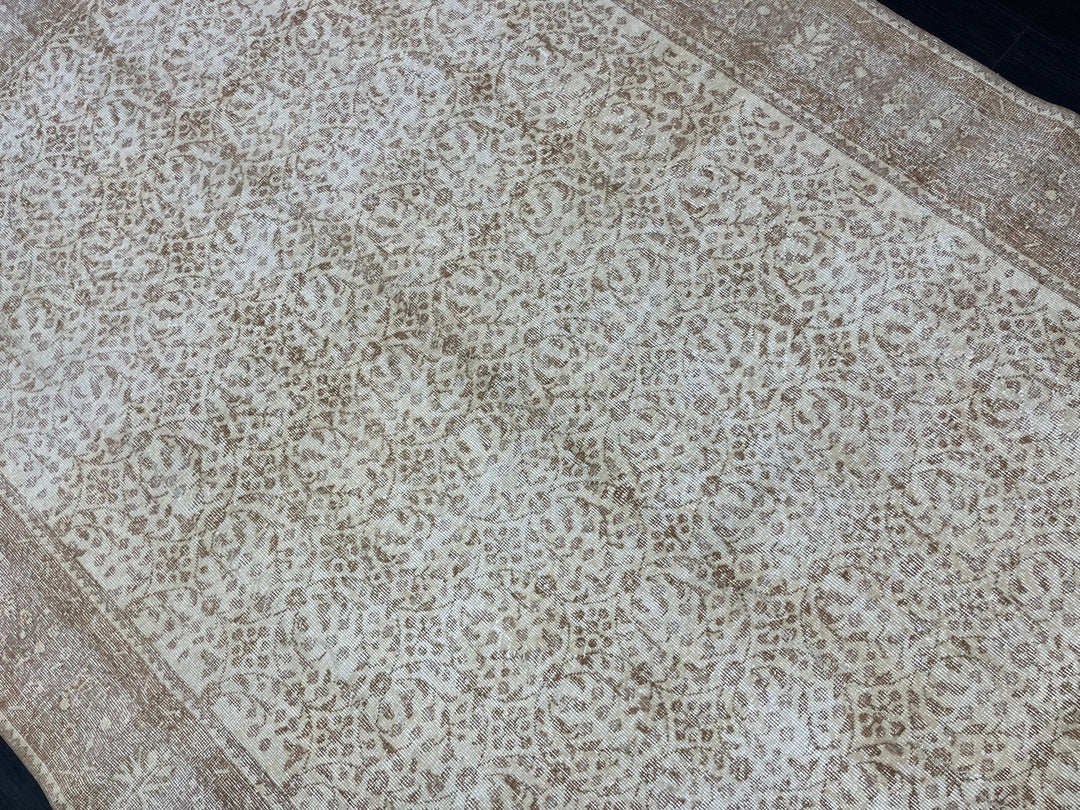 Beige Turkish Oushak Rug 6' 8" x 10' Hand-Knotted detail