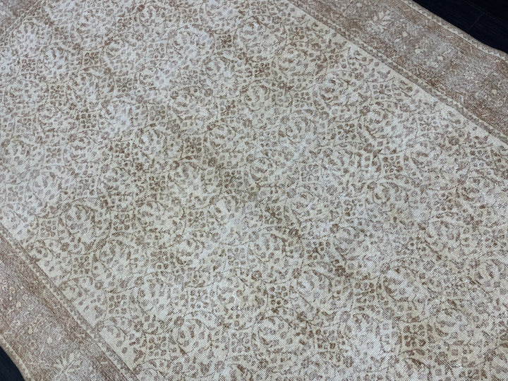 Beige Turkish Oushak Rug 6' 8" x 10' Hand-Knotted detail