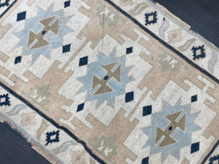 Beige Turkish Oushak Rug 4' 4" x 6' 10" Hand-Knotted detail