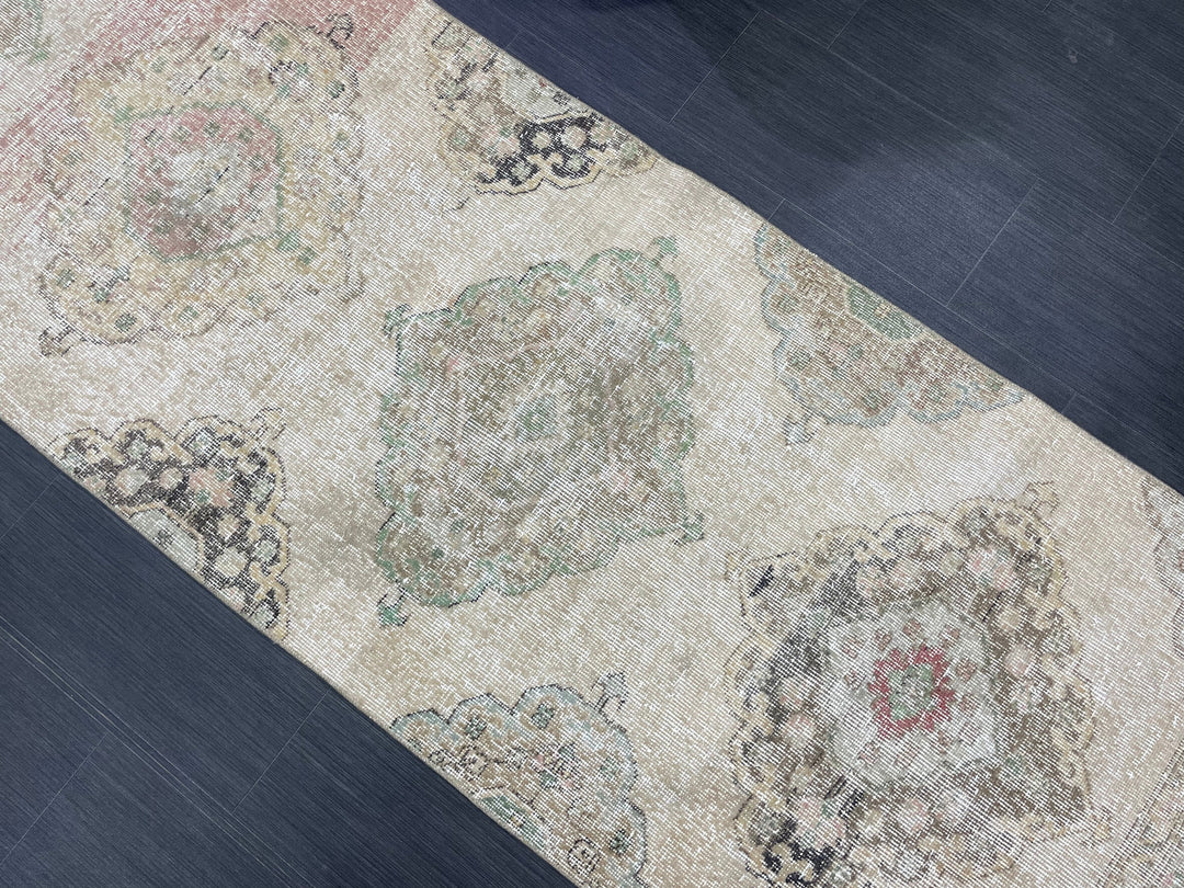 Turkish Runner Rug 2' 11" x 12' Hand-Knotted border