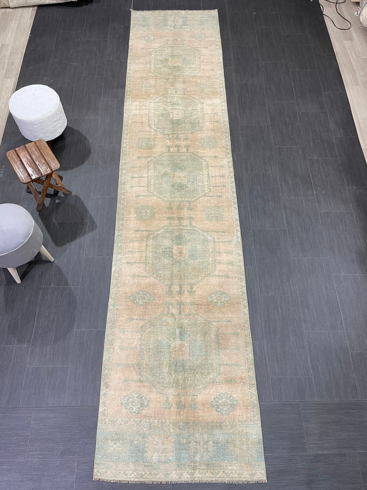 Beige Turkish Runner Rug 2' 10" x 13' 2" Hand-Knotted detail