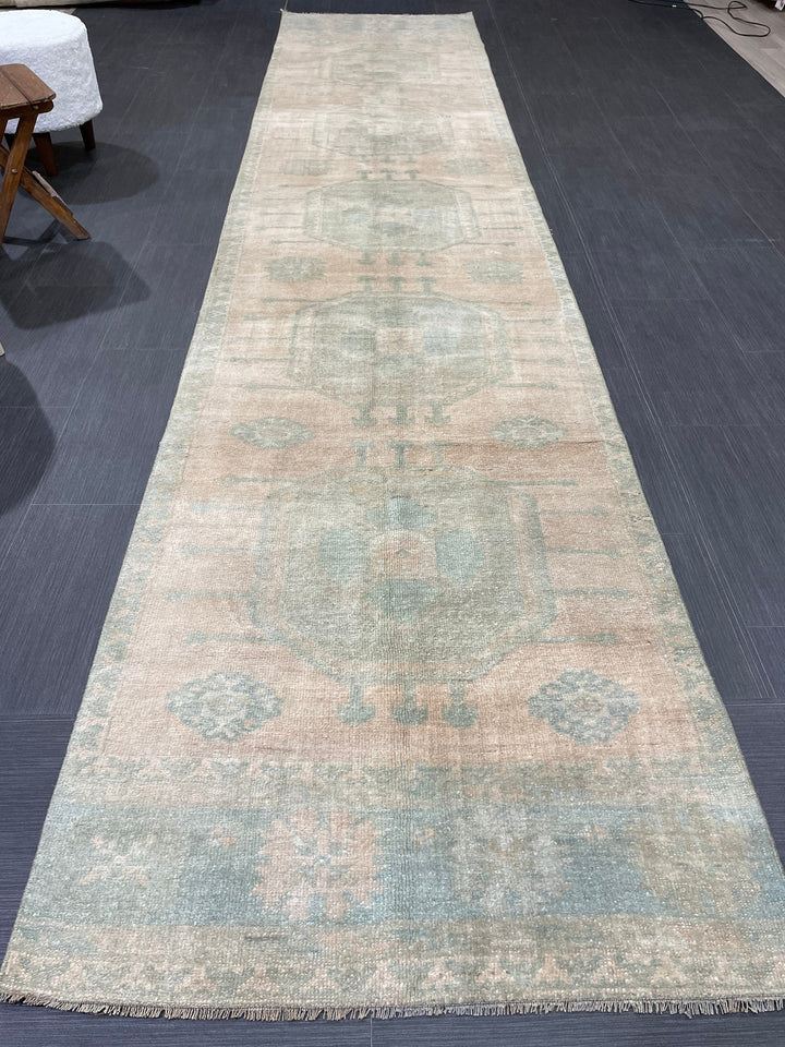 Beige Turkish Runner Rug 2' 10" x 13' 2" Hand-Knotted texture