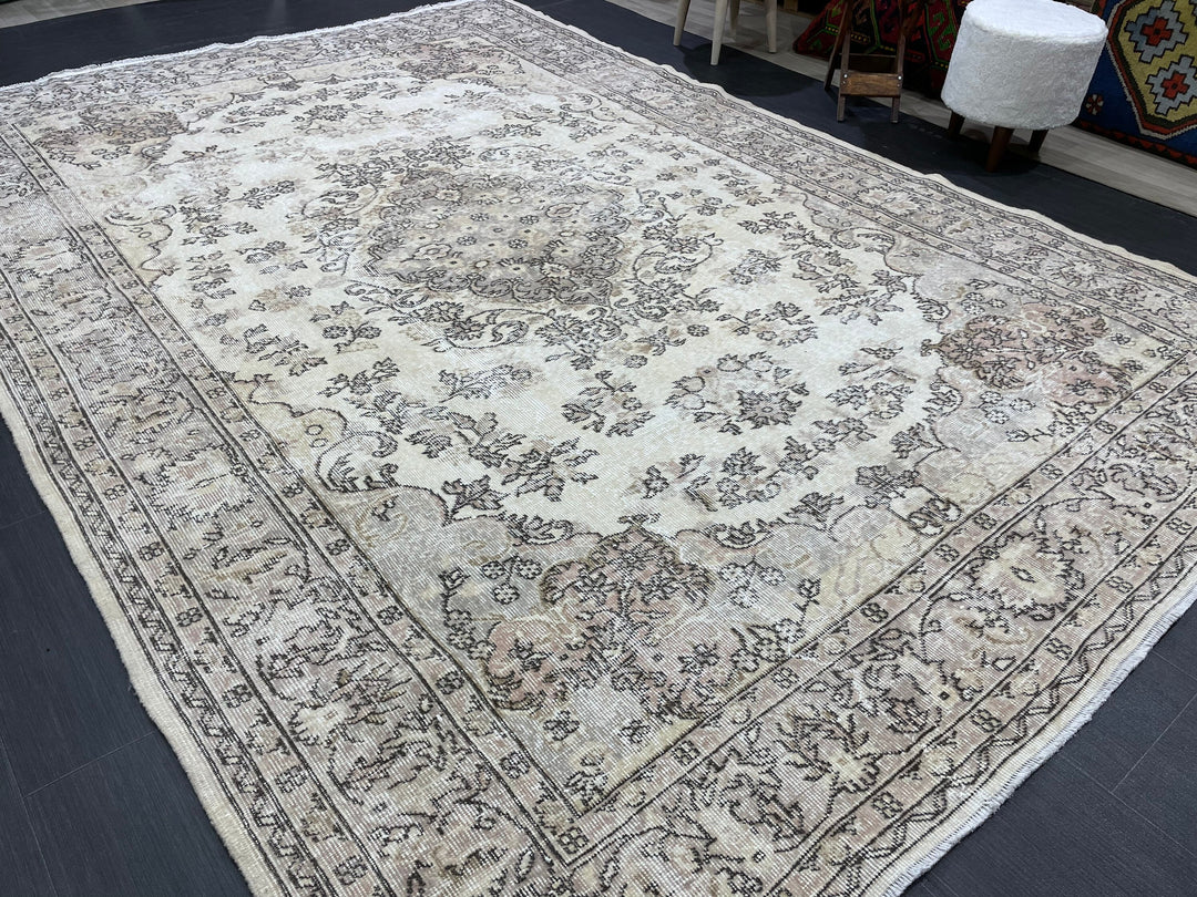 Beige Turkish Oushak Rug 7' 2" x 10' 6" Hand-Knotted field