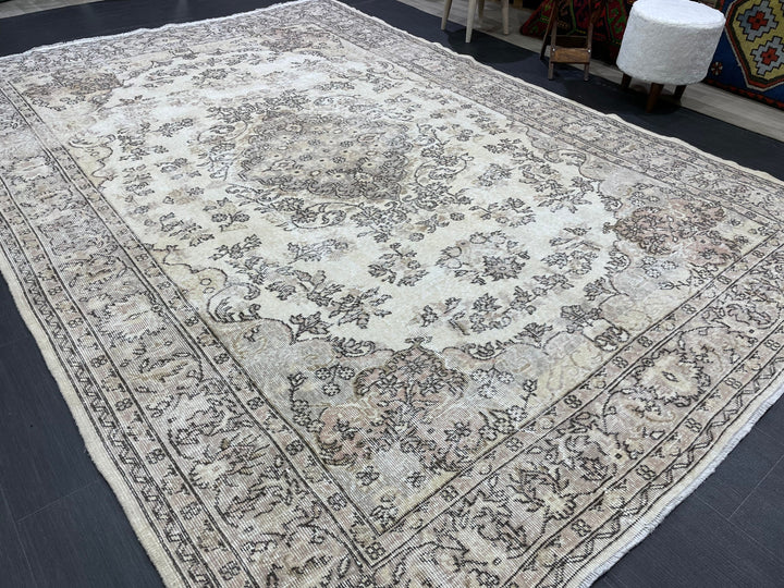 Beige Turkish Oushak Rug 7' 2" x 10' 6" Hand-Knotted field