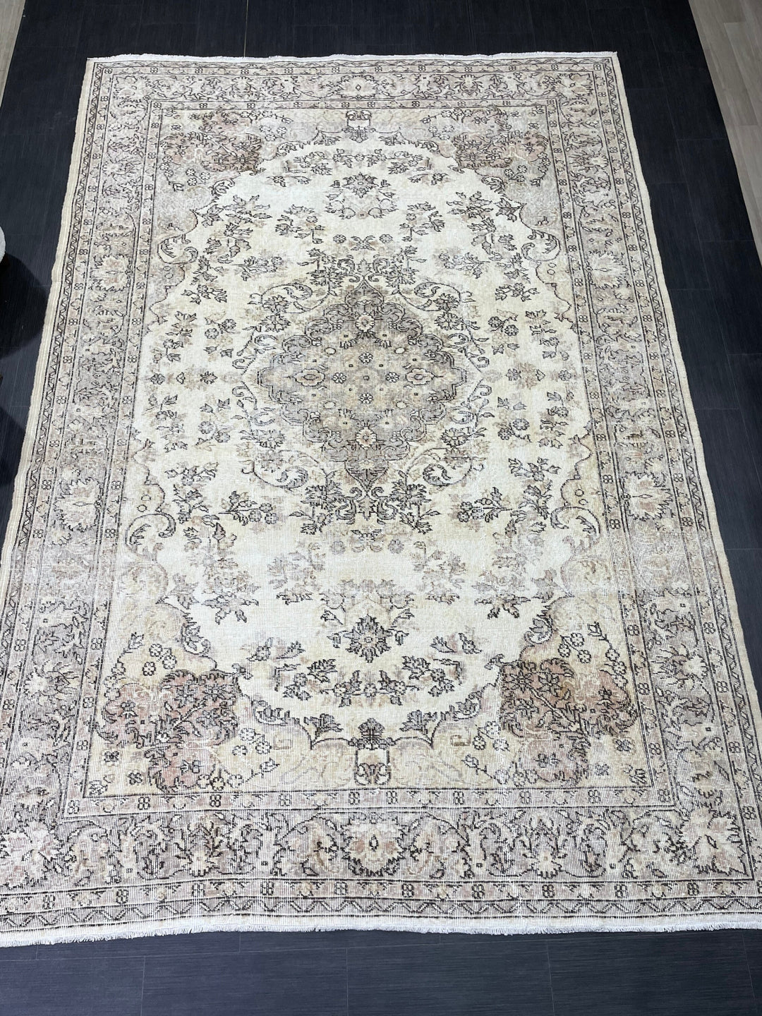 Beige Turkish Oushak Rug 7' 2" x 10' 6" Hand-Knotted texture