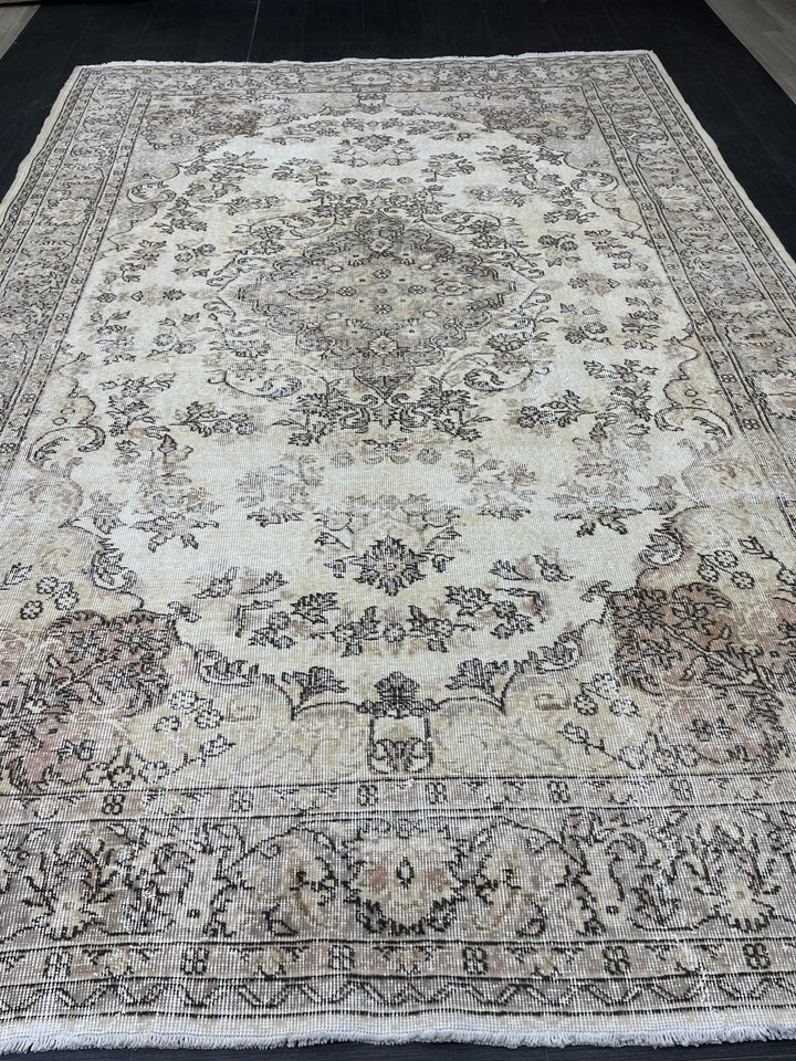 Beige Turkish Oushak Rug 7' 2" x 10' 6" Hand-Knotted reverse