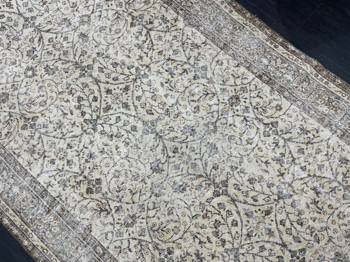 Beige Turkish Oushak Rug 5' 5" x 9' 1" Hand-Knotted | No. WR17123