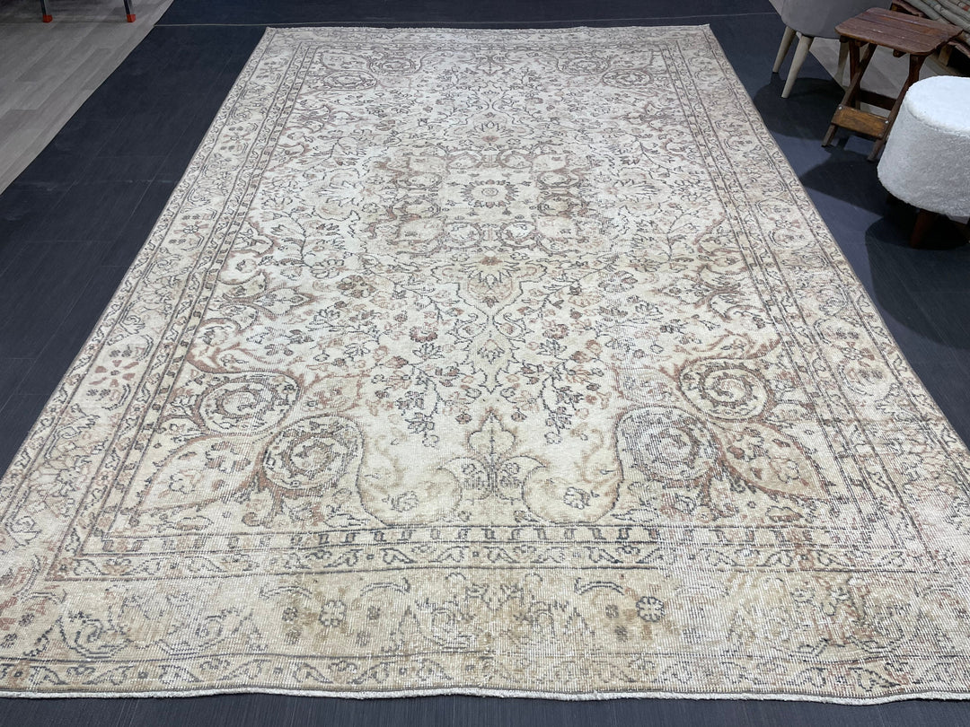 Beige Turkish Oushak Rug 6' 5" x 9' 9" Hand-Knotted view 9