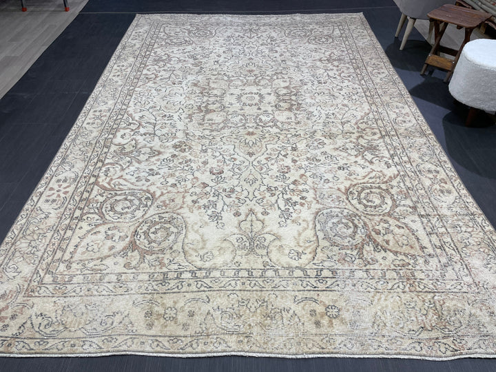 Beige Turkish Oushak Rug 6' 5" x 9' 9" Hand-Knotted view 9
