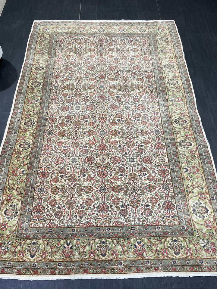 Beige Turkish Runner Rug 5' 5" x 8' 6" Hand-Knotted pattern