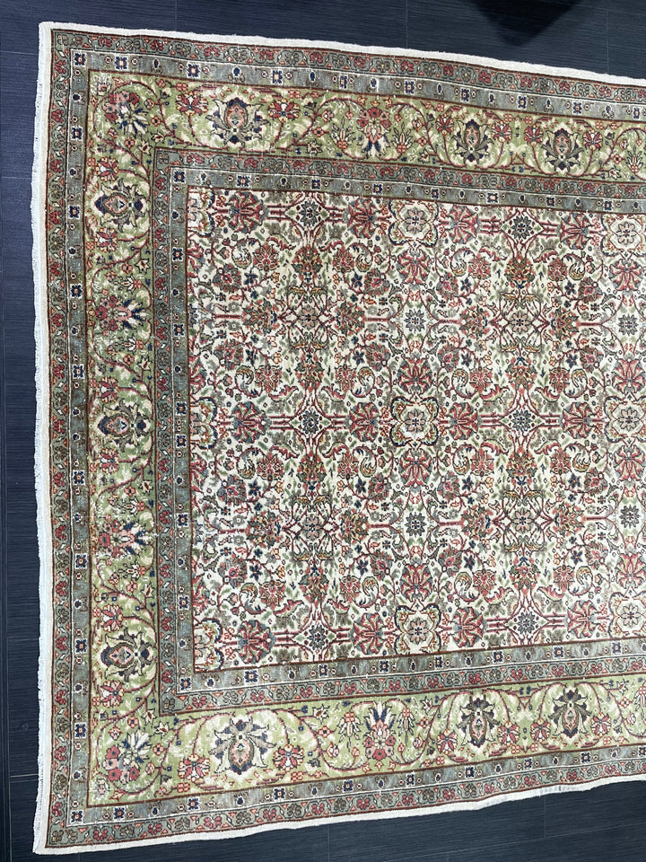 Beige Turkish Runner Rug 5' 5" x 8' 6" Hand-Knotted texture
