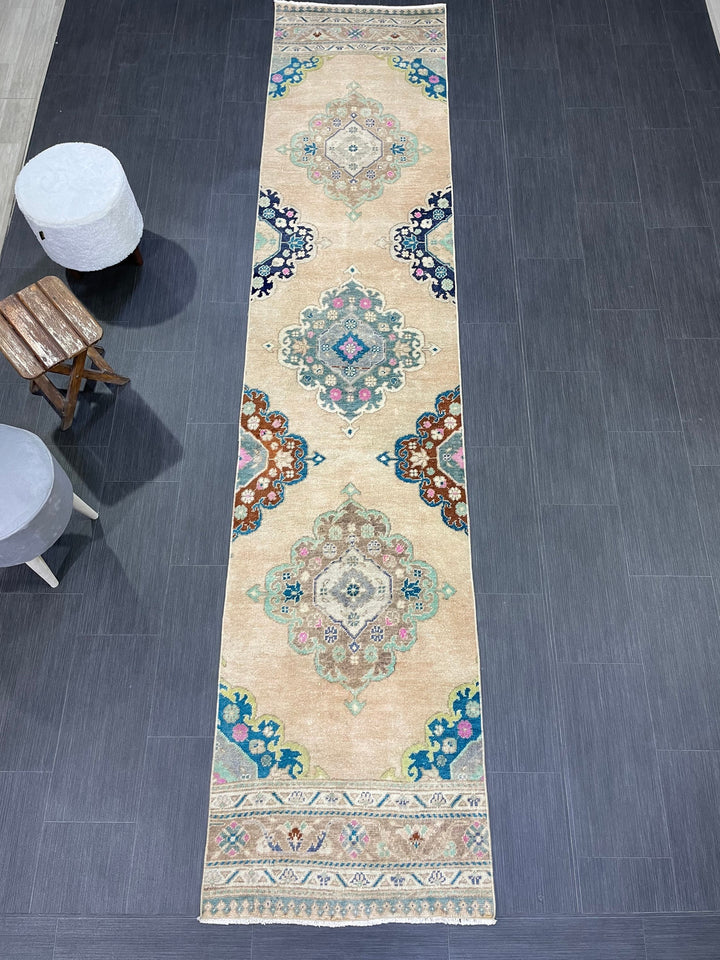 Beige Turkish Runner Rug 2' 6" x 11' 7" Hand-Knotted detail