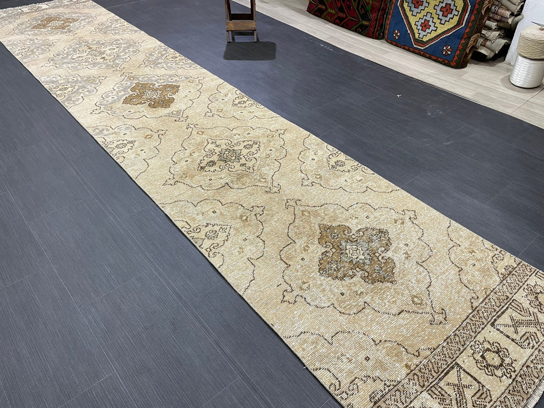 Beige Turkish Runner Rug 2' 9" x 13' 7" Hand-Knotted detail