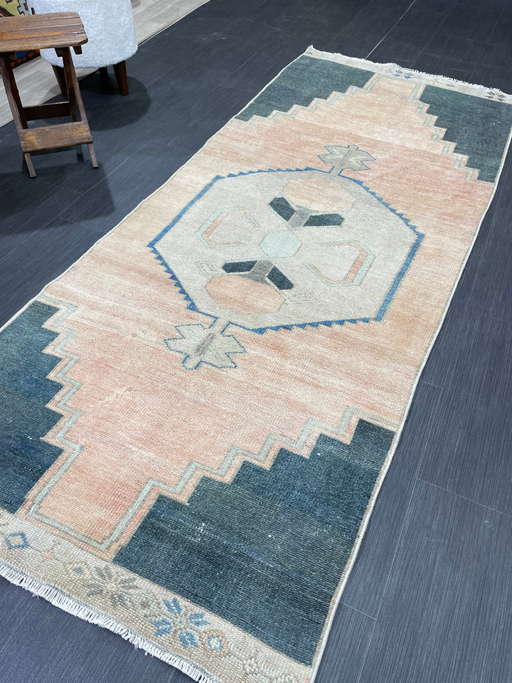Beige Turkish Runner Rug 3' 1" x 7' 6" Hand-Knotted detail