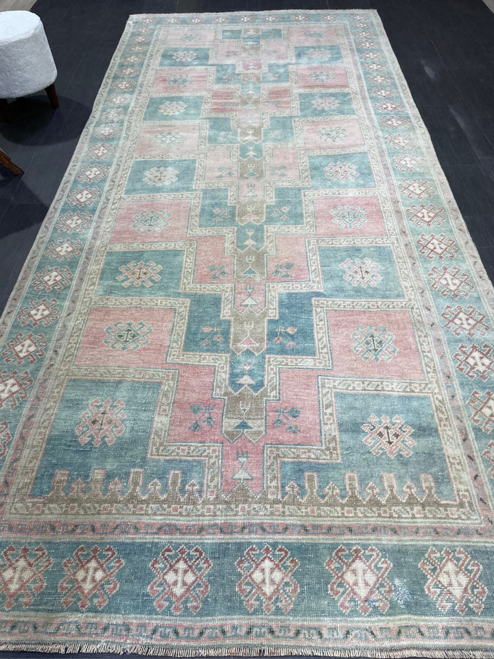 Turkish Oushak Rug 4' 11" x 11' 1" Hand-Knotted detail