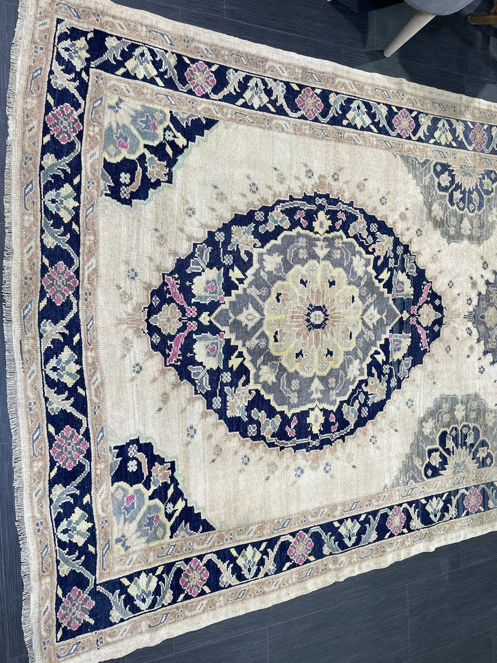 Turkish Oushak Rug 5' x 11' 8" Hand-Knotted detail