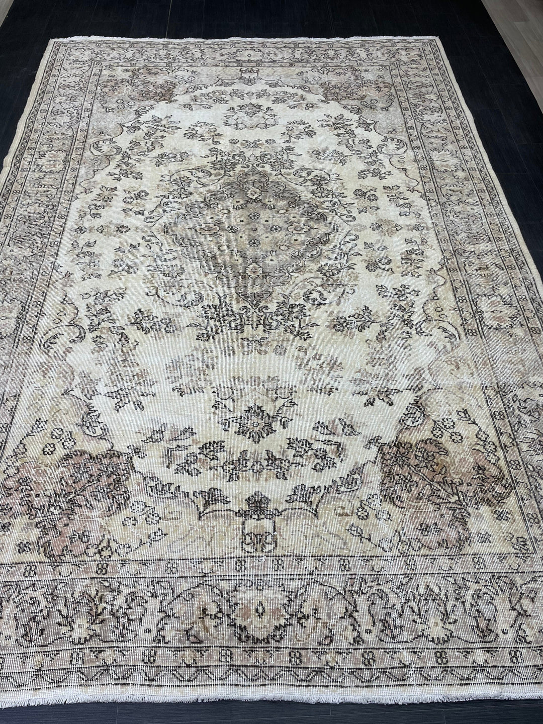 Beige Turkish Oushak Rug 7' 2" x 10' 6" Hand-Knotted close-up
