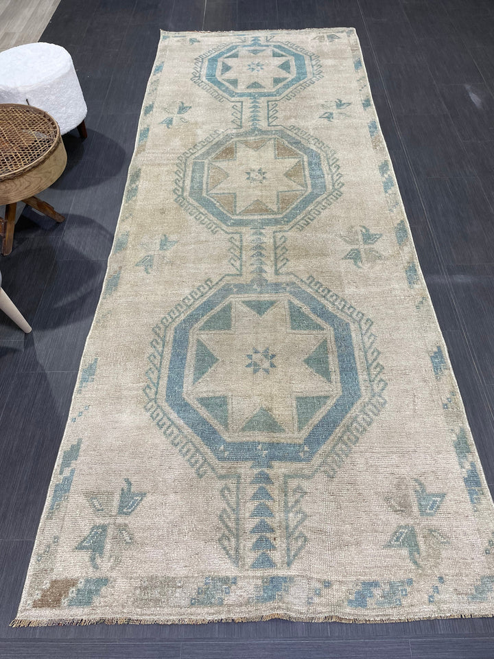 Turkish Runner Rug 3' 8" x 9' 11" Hand-Knotted texture