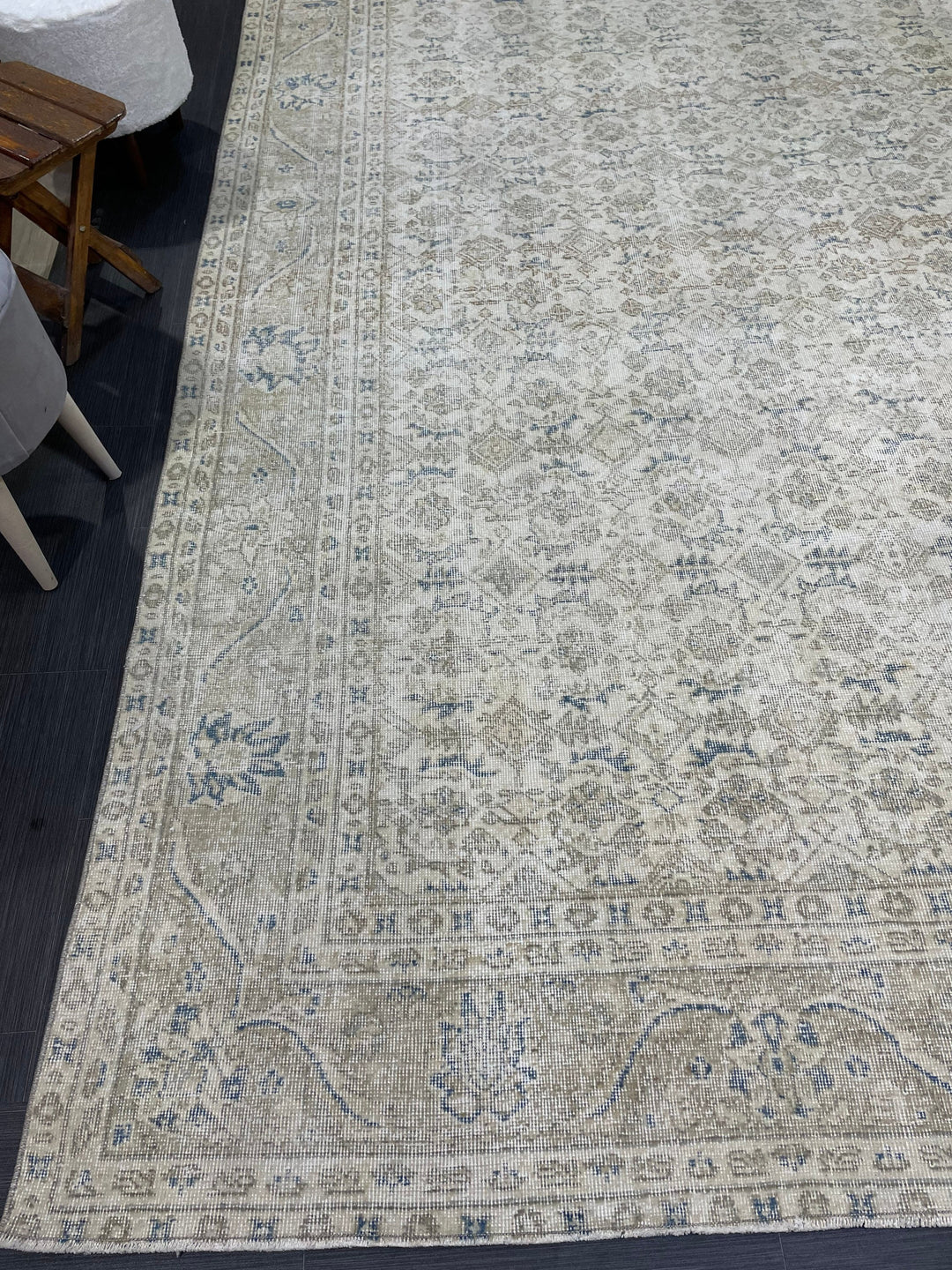 Beige Turkish Oushak Rug 7' 5" x 10' 11" Hand-Knotted detail