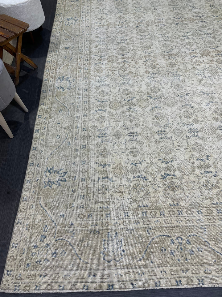 Beige Turkish Oushak Rug 7' 5" x 10' 11" Hand-Knotted detail