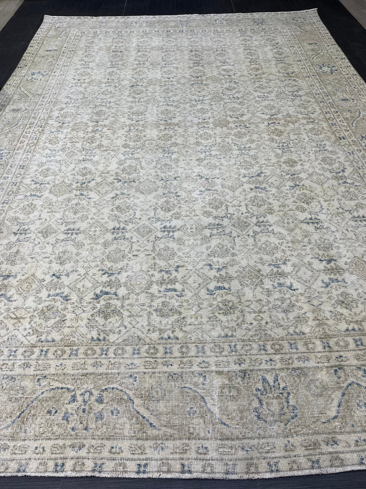 Beige Turkish Oushak Rug 7' 5" x 10' 11" Hand-Knotted close-up