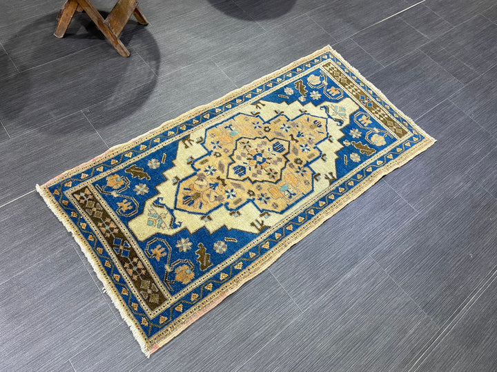 Beige Turkish Runner Rug 1' 10" x 3' 9" Hand-Knotted border