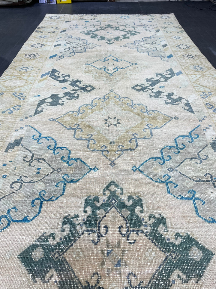 Beige Turkish Vintage Rug 4' 7" x 12' 11" Hand-Knotted detail