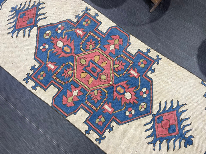 Beige Turkish Runner Rug 2' 10" x 9' 3" Hand-Knotted detail