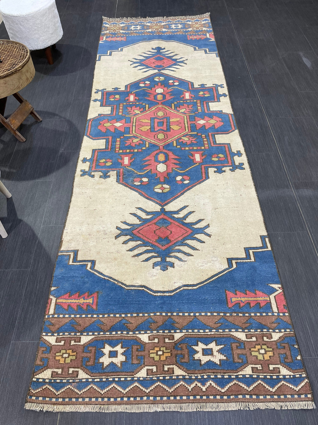Beige Turkish Runner Rug 2' 10" x 9' 3" Hand-Knotted border