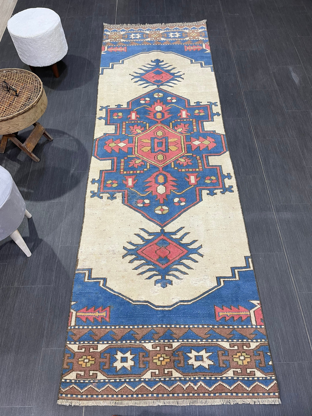 Beige Turkish Runner Rug 2' 10" x 9' 3" Hand-Knotted texture