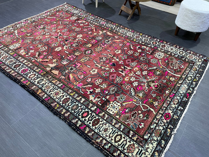 Turkish Vintage Rug 4' 8" x 6' 10" Hand-Knotted detail