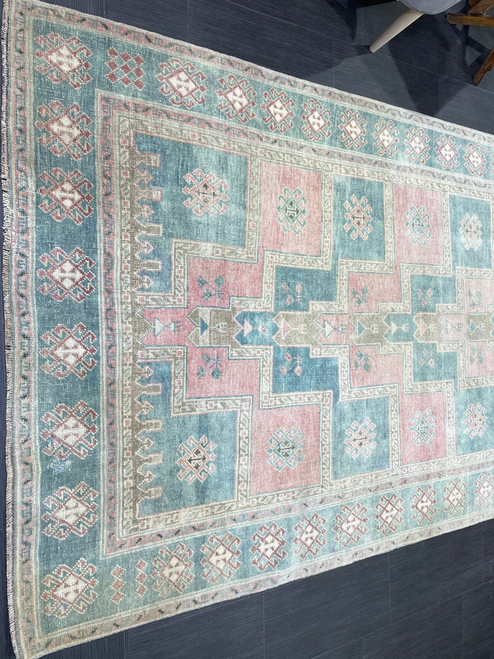 Turkish Oushak Rug 4' 11" x 11' 1" Hand-Knotted border