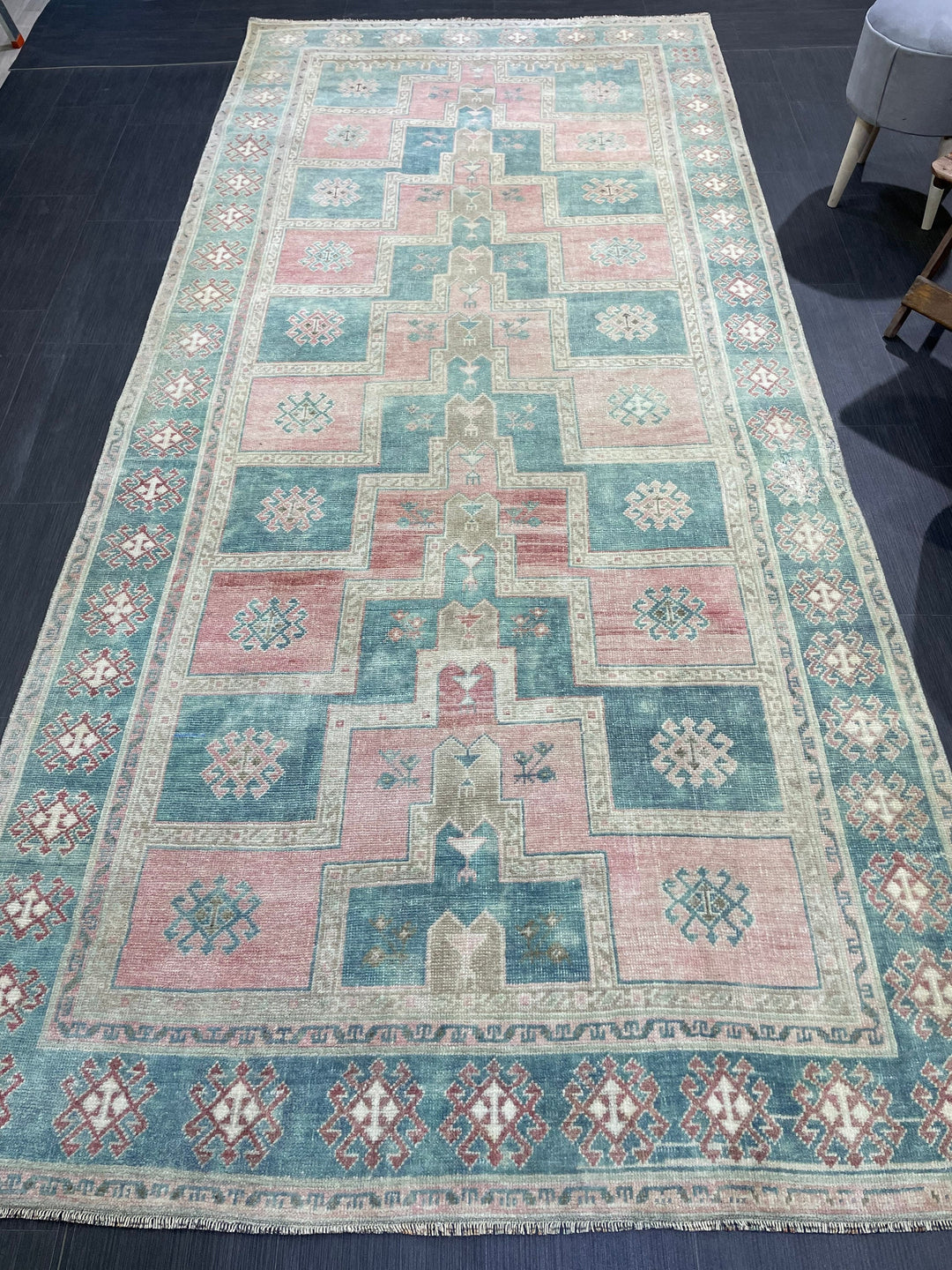 Turkish Oushak Rug 4' 11" x 11' 1" Hand-Knotted texture