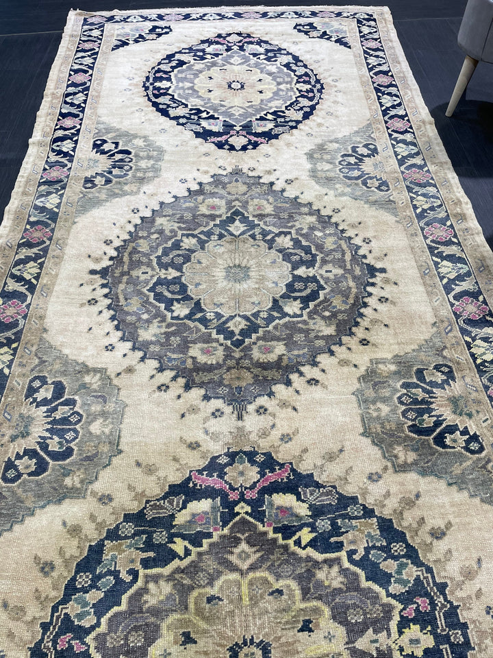 Turkish Oushak Rug 5' x 11' 8" Hand-Knotted border