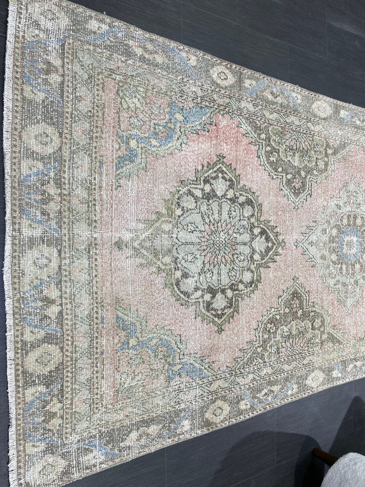 Pink Turkish Runner Rug 4' 3" x 9' 2" Hand-Knotted pattern