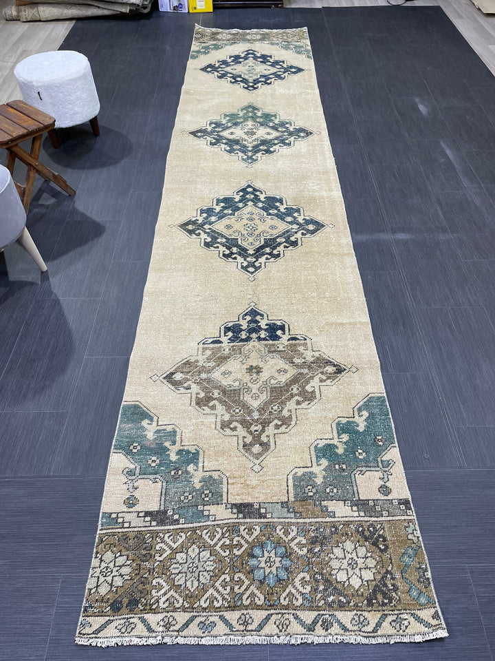 Turkish Runner Rug 2' 9" x 12' 10" Hand-Knotted pattern