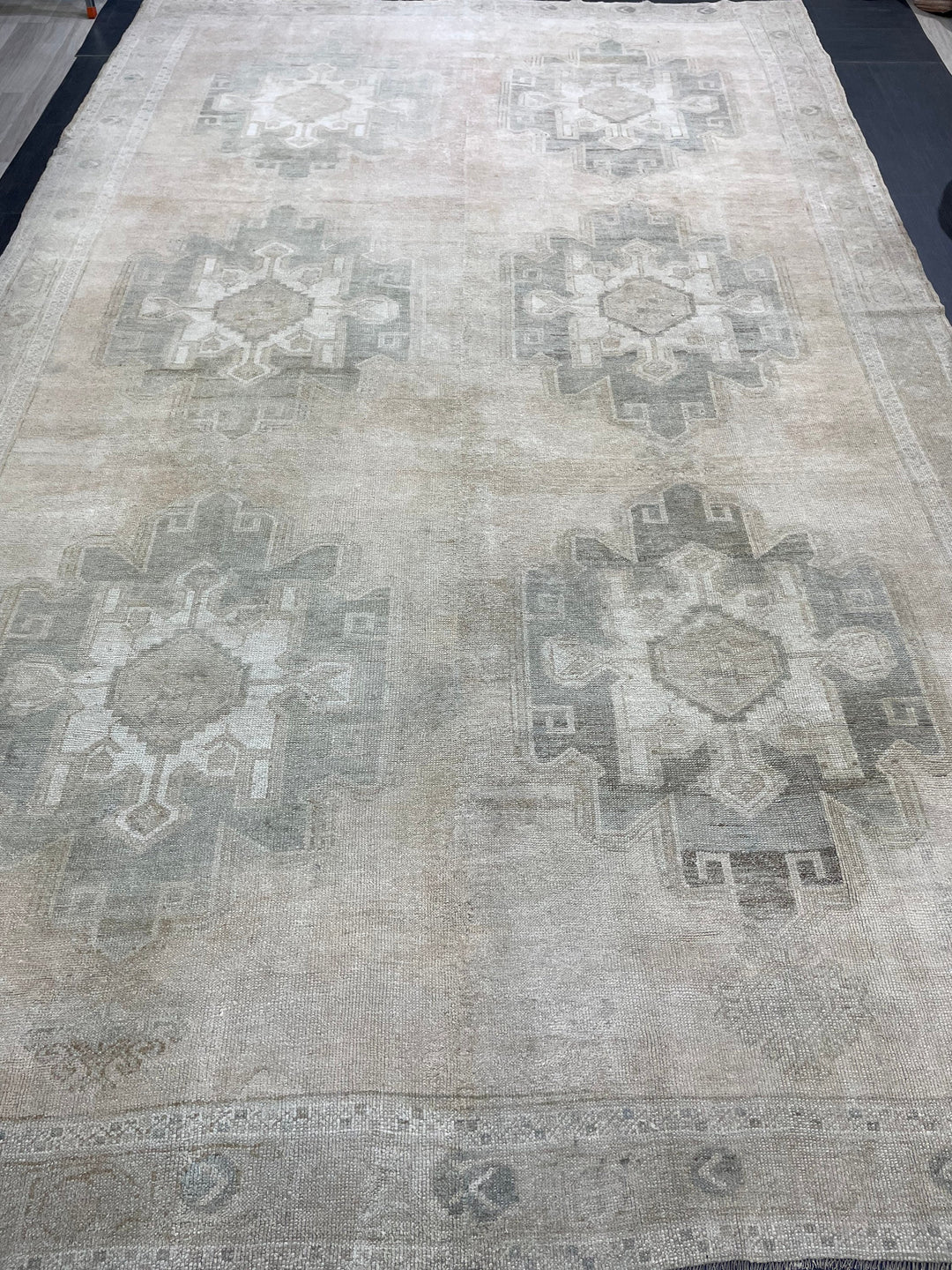 Tan Turkish Oushak Rug 7' 10" x 12' 9" Hand-Knotted detail