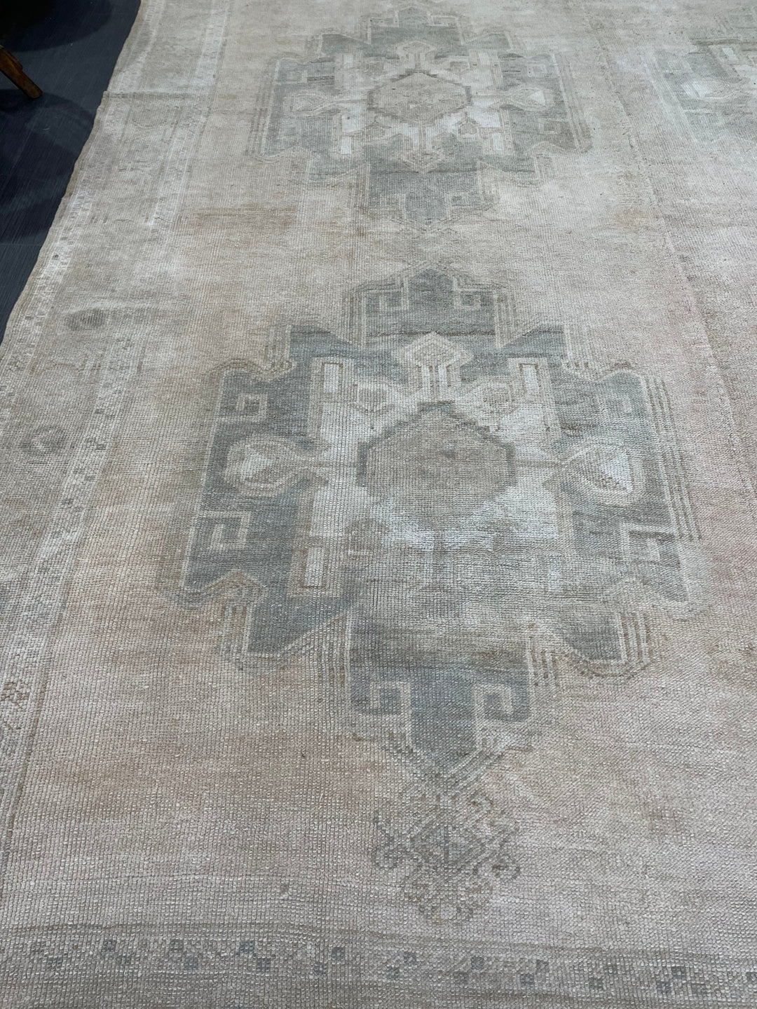 Tan Turkish Oushak Rug 7' 10" x 12' 9" Hand-Knotted texture