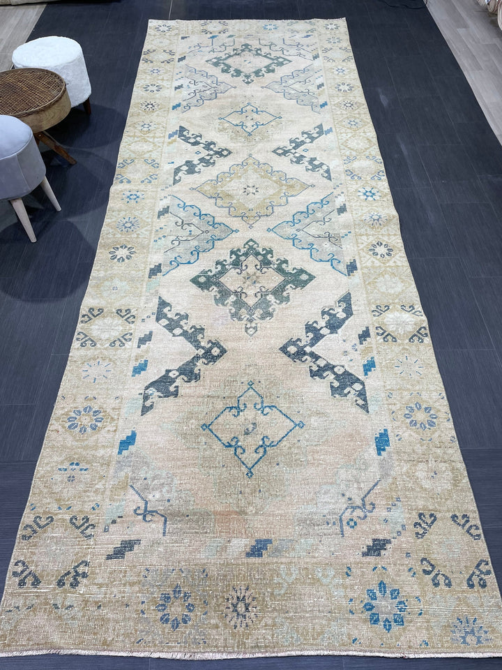 Beige Turkish Vintage Rug 4' 7" x 12' 11" Hand-Knotted close-up