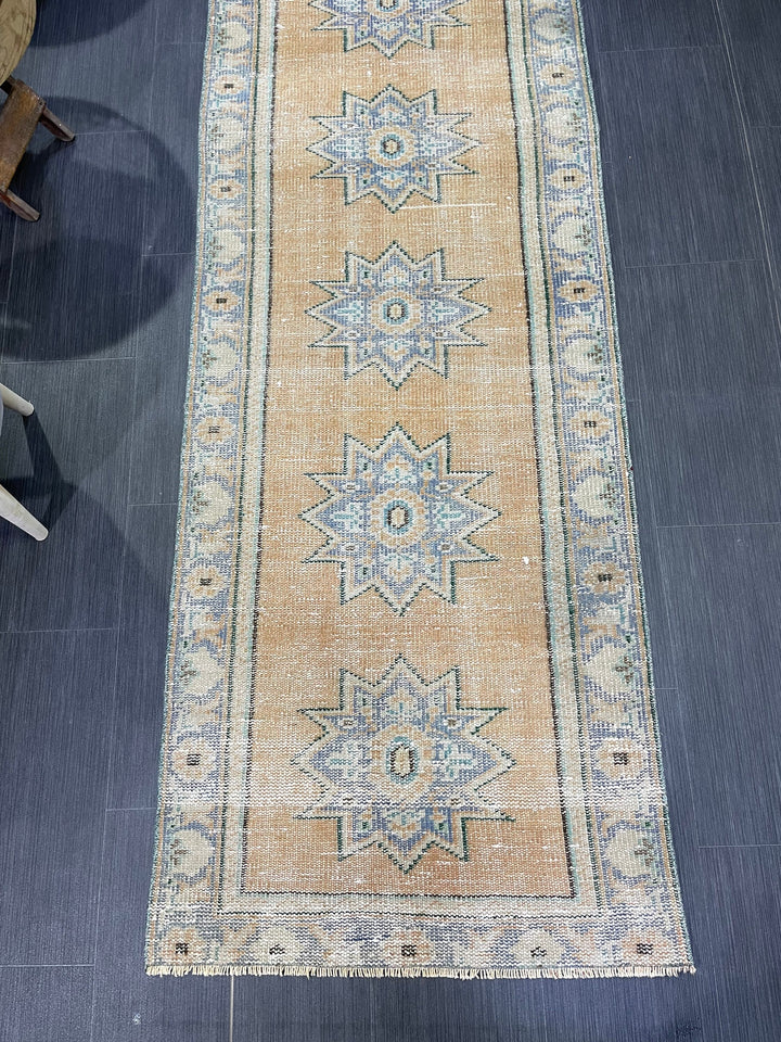 Beige Turkish Runner Rug 2' 6" x 9' 8" Hand-Knotted detail