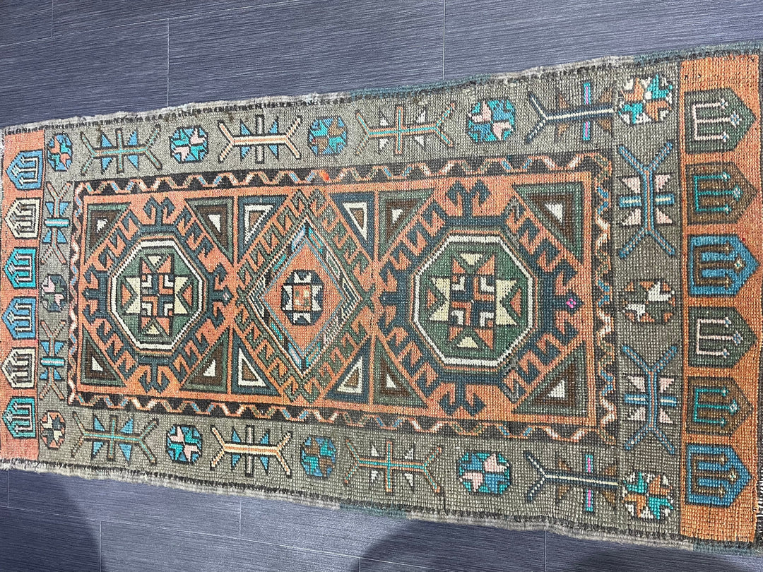 Beige Turkish Runner Rug 2' 2" x 4' 4" Hand-Knotted pattern