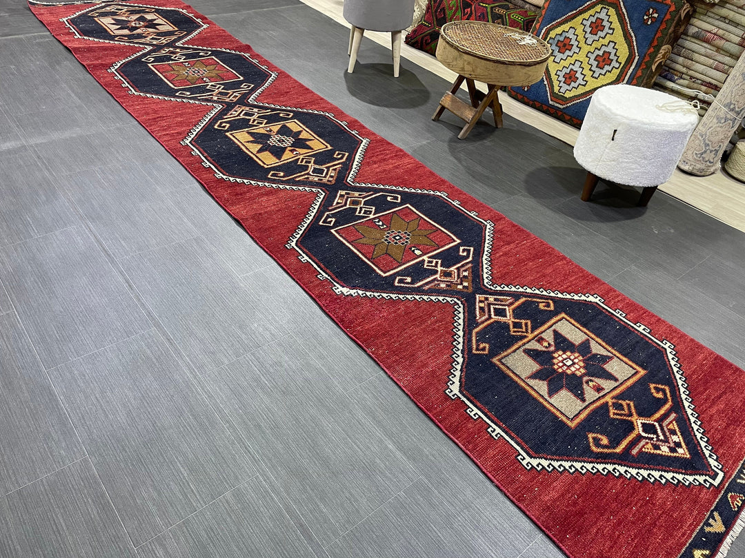 Beige Turkish Runner Rug 2' 8" x 12' 3" Hand-Knotted detail