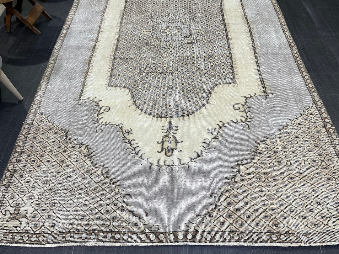 Beige Turkish Runner Rug 5' 3" x 9' 1" Hand-Knotted reverse